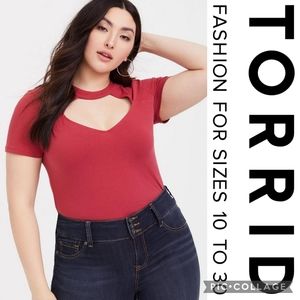 Torrid 00X Foxy Choker Neck Keyhole Tee — Raspberry Cordial
